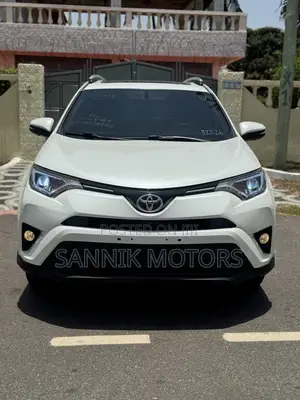 Toyota RAV4 Limited AWD (2.5L 4cyl 6A) 2017 White