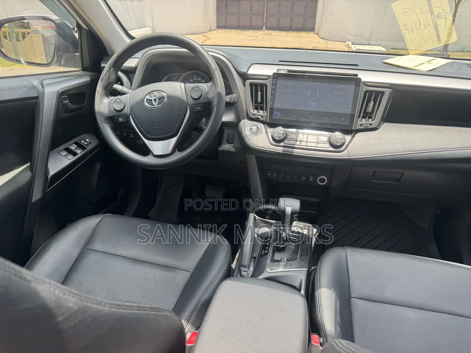 Toyota RAV4 Limited AWD (2.5L 4cyl 6A) 2017 White