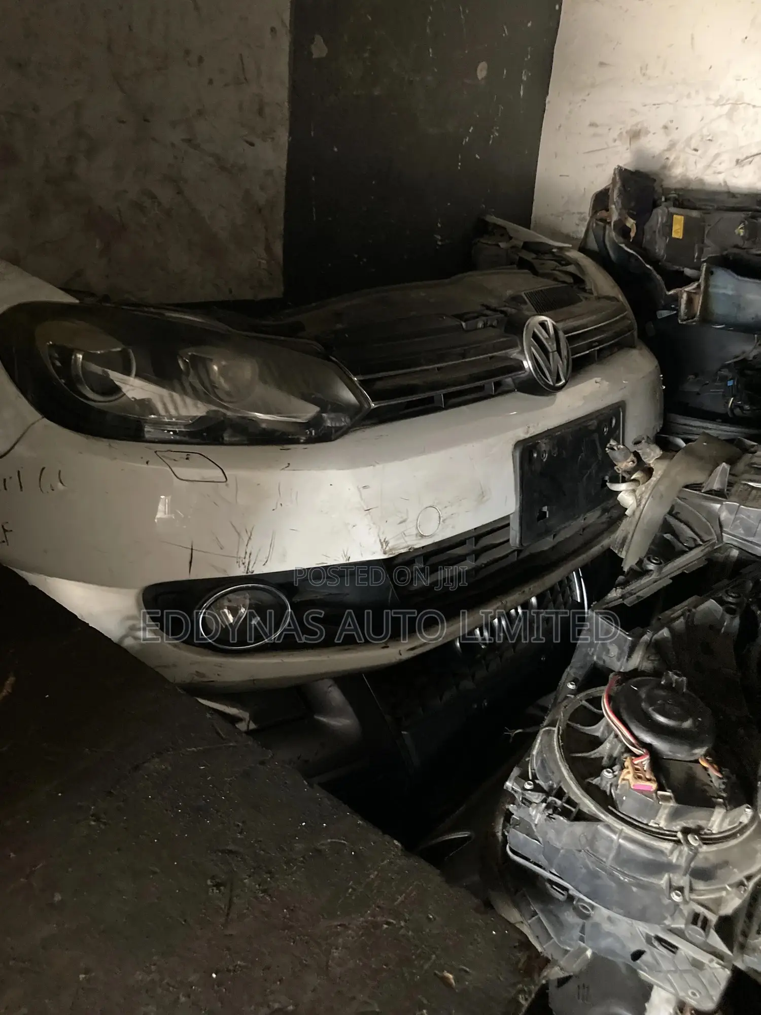 Golf 6 Front Cut