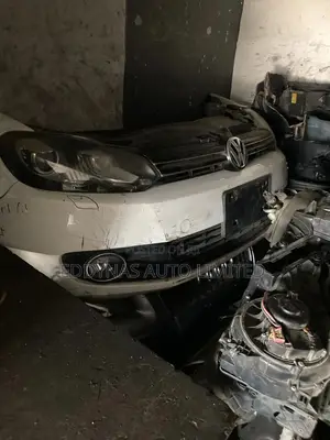 Golf 6 Front Cut