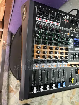 Yamaha Hl-M8 8 Channel Console Mixer