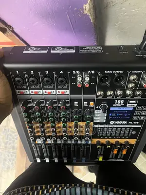 Yamaha Hl-M8 8 Channel Console Mixer