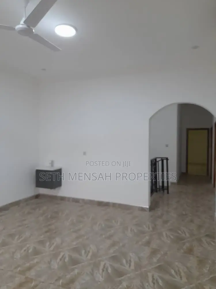 3bdrm House in 3 Bedroom House, Police Station for rent