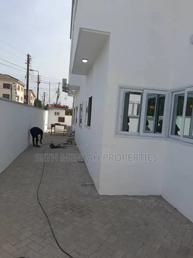 3bdrm House in 3 Bedroom House, Police Station for rent