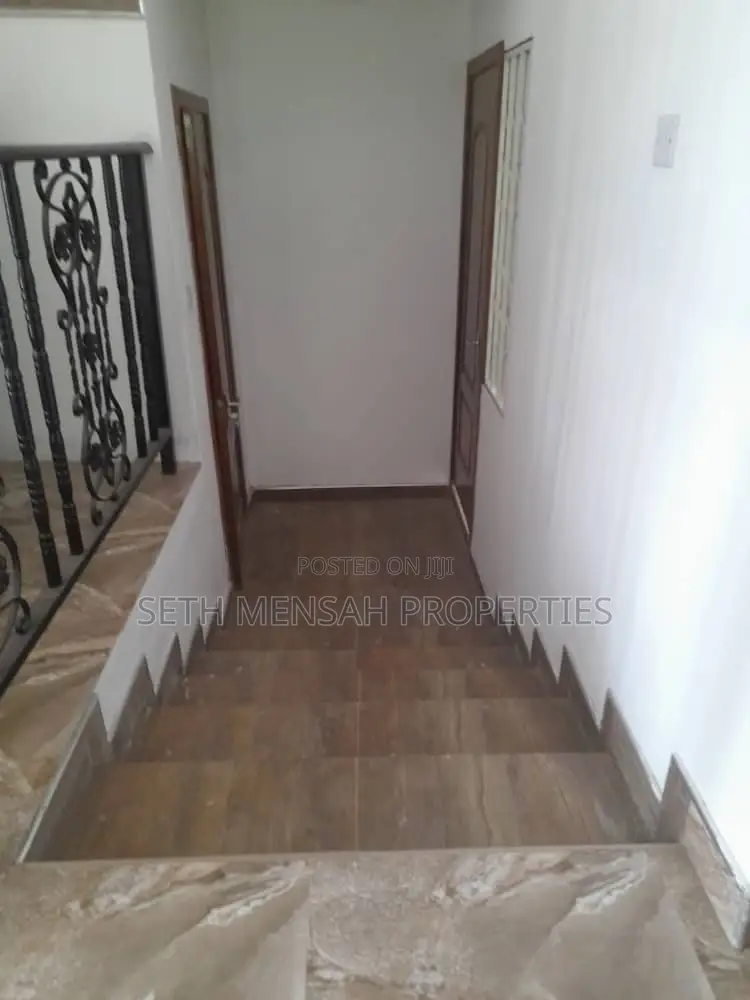 3bdrm House in 3 Bedroom House, Police Station for rent