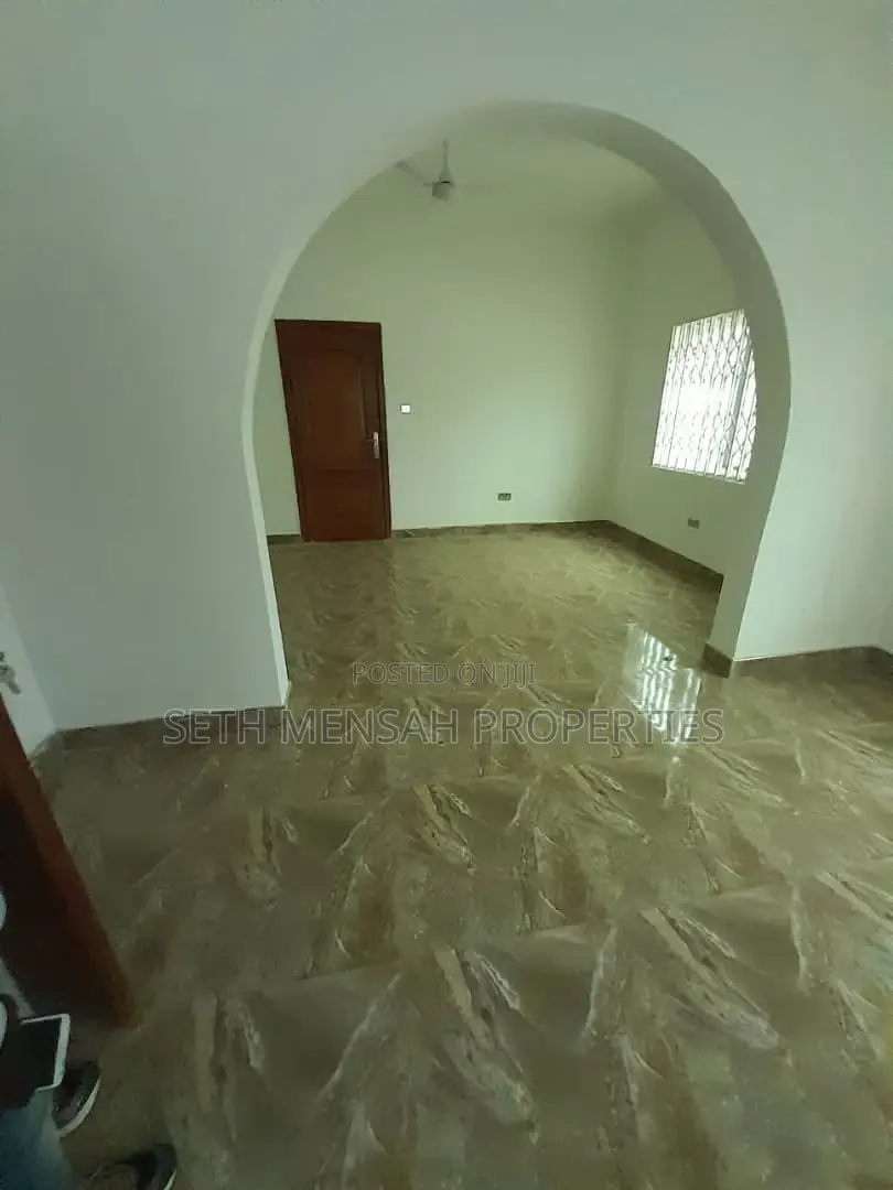 3bdrm House in 3 Bedroom House, Police Station for rent