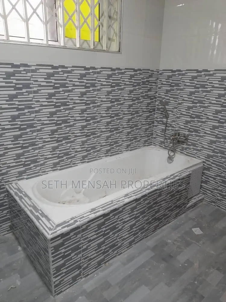 3bdrm House in 3 Bedroom House, Police Station for rent