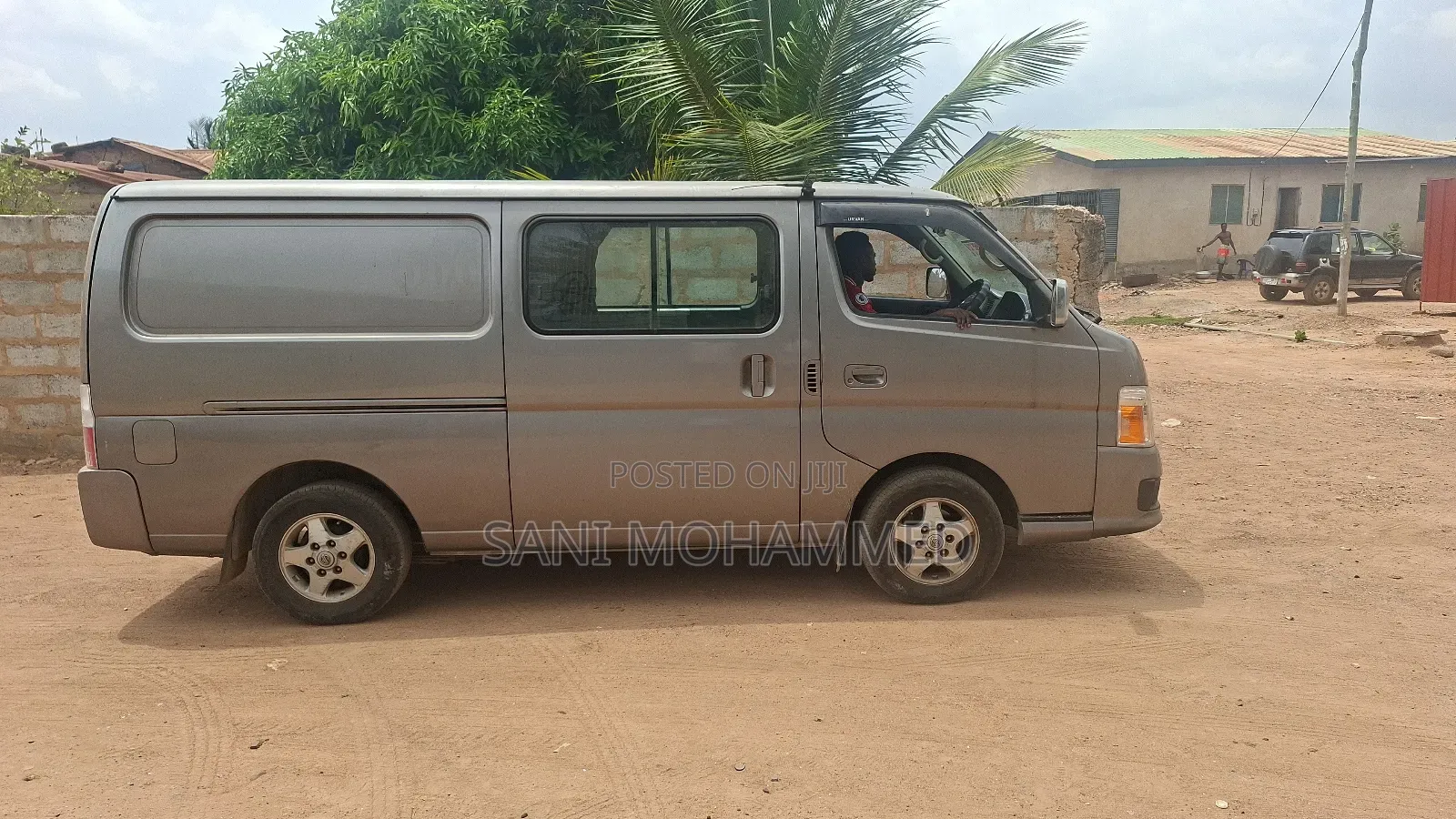 Nissan Caravan (Urvan) 2011 White