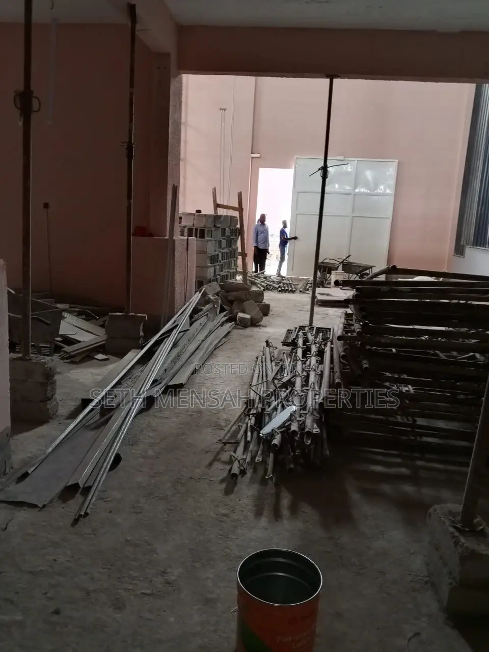 700 Square Meters Warehouse for Rent at Tesano