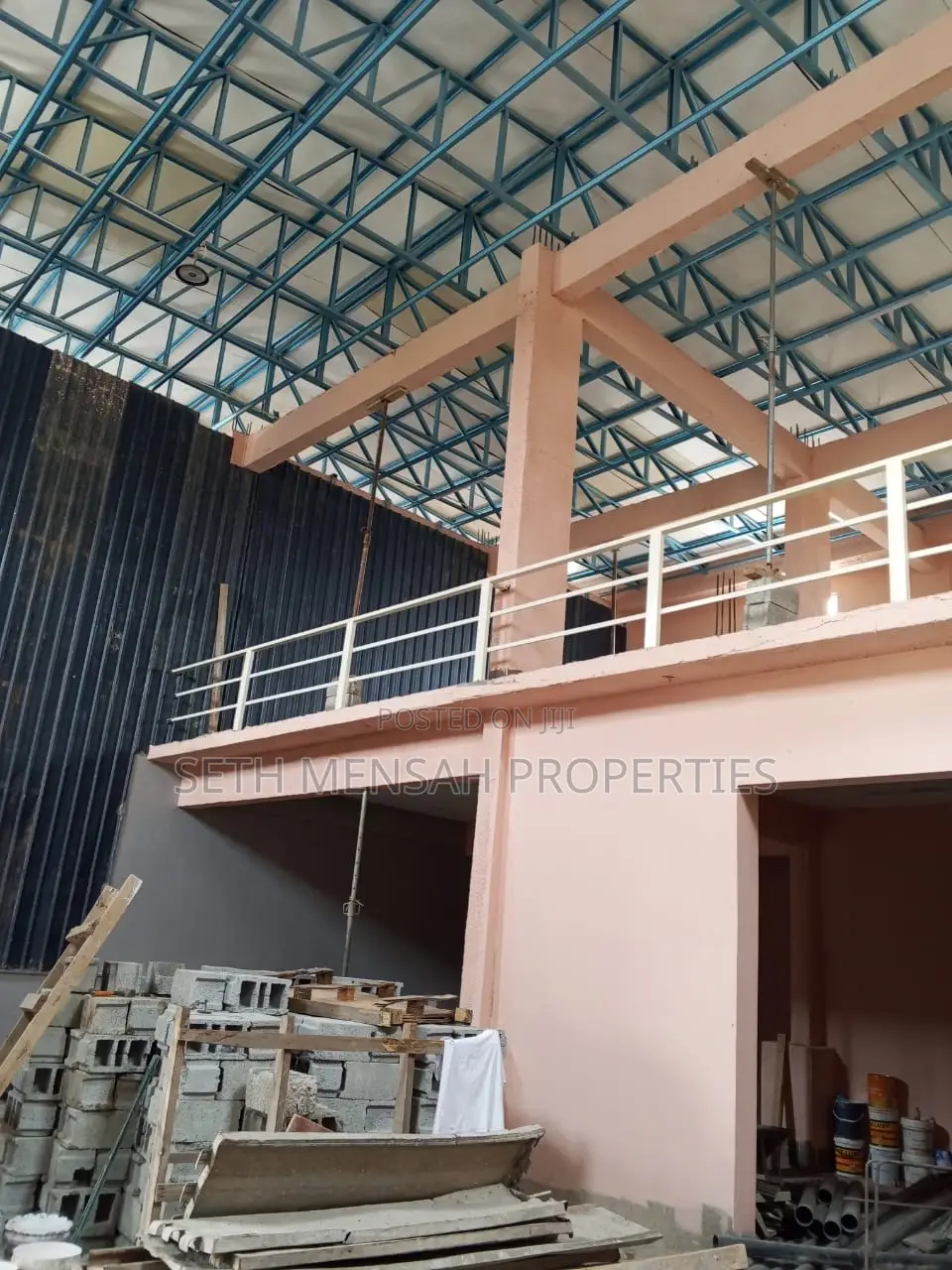 700 Square Meters Warehouse for Rent at Tesano
