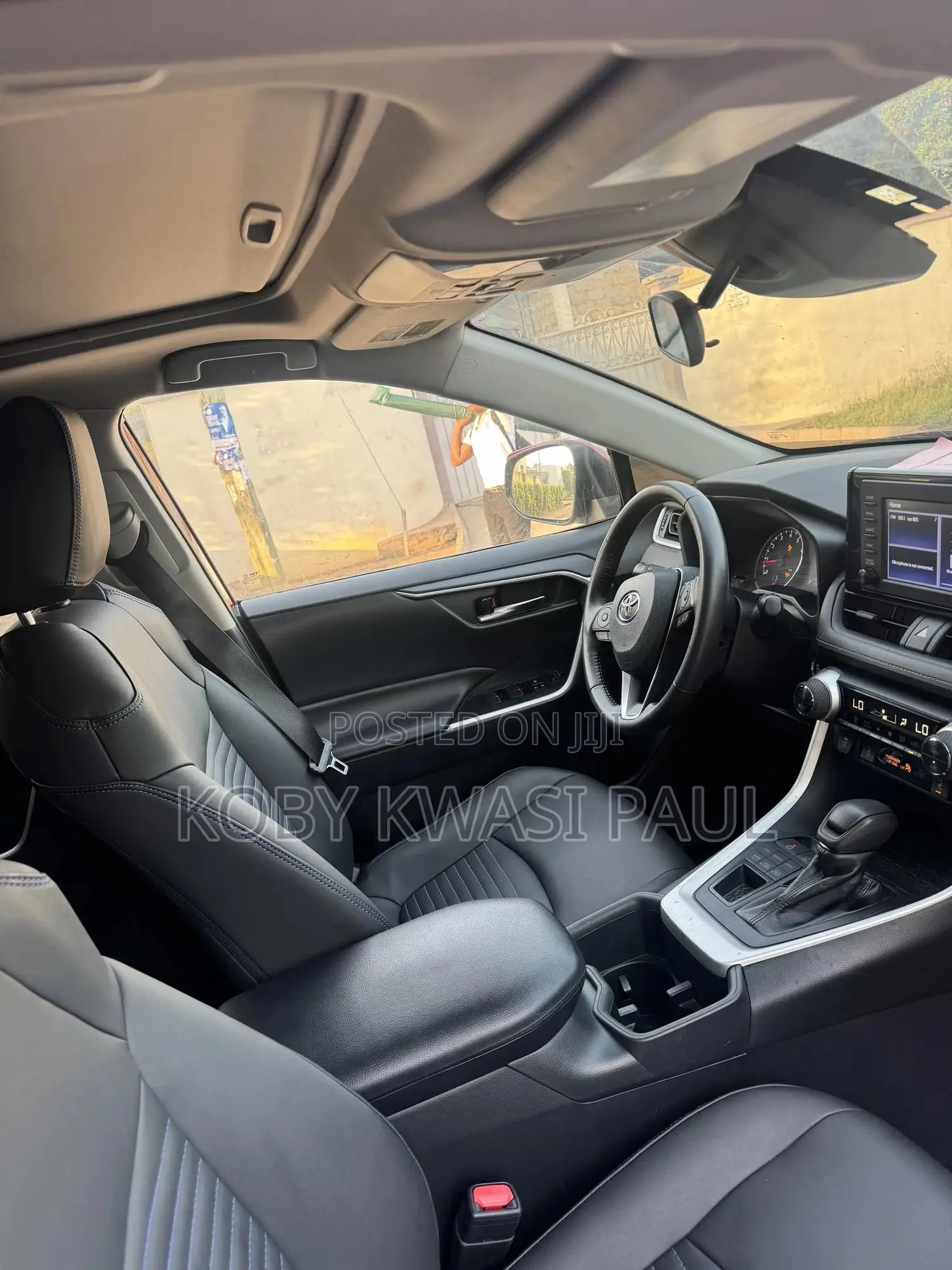 Toyota RAV4 XLE 2022 Red