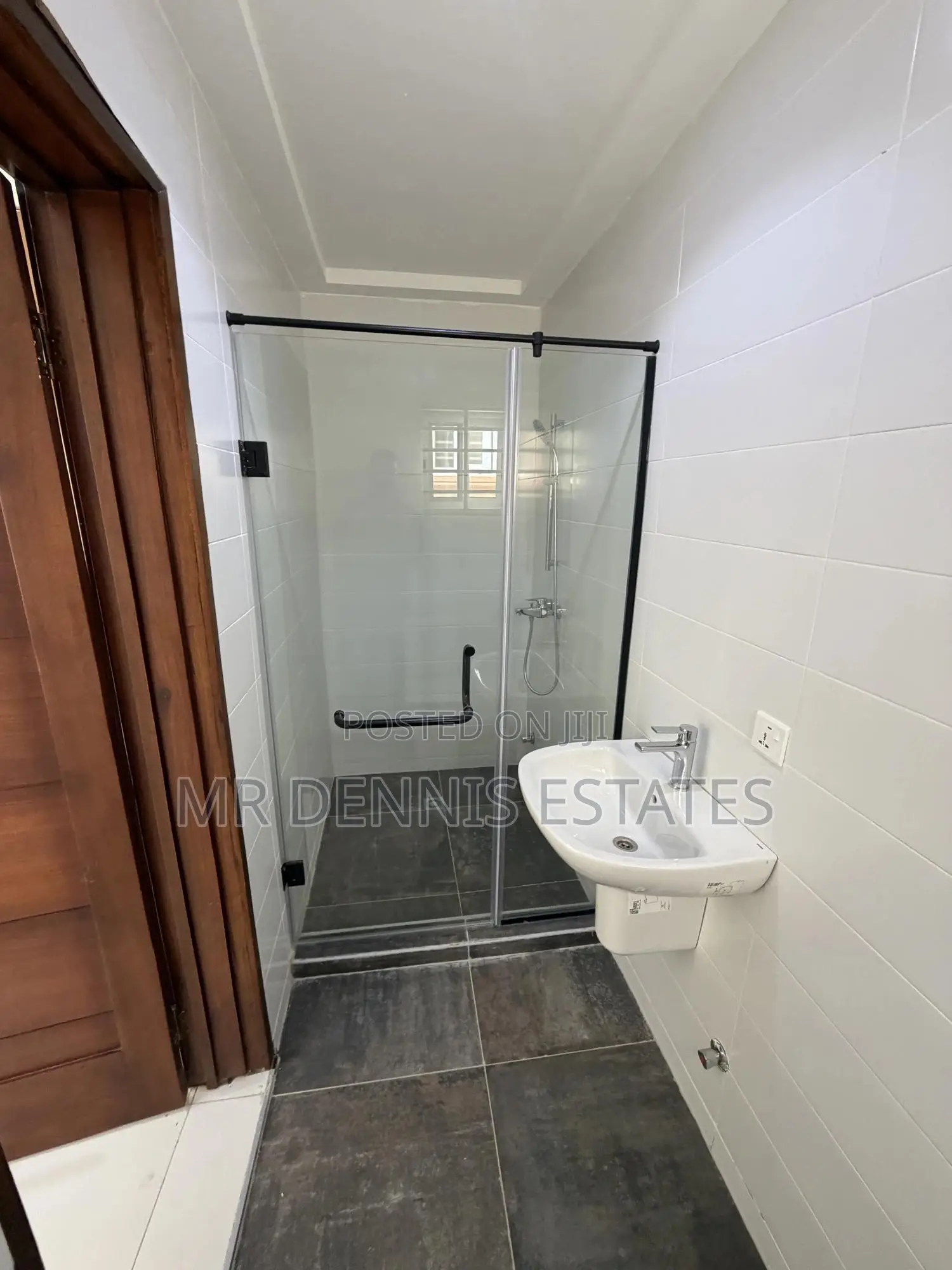 2bdrm Apartment in Achimota , Mile 7 for rent