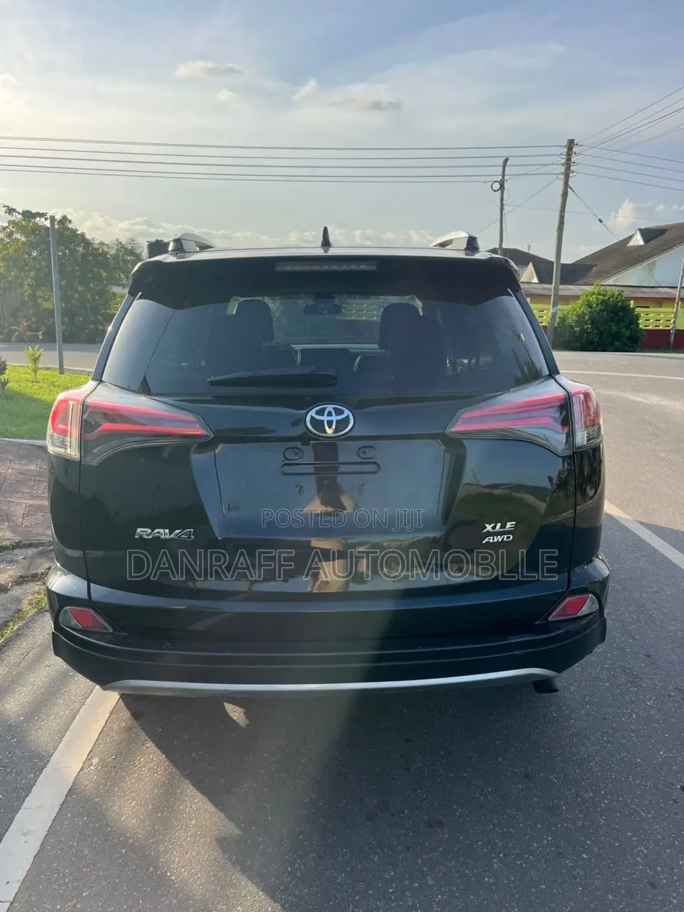 Toyota RAV4 XLE 4dr SUV AWD (2.5L 4cyl 6A) 2018 Black