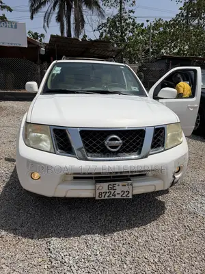 Nissan Pathfinder 2010 White