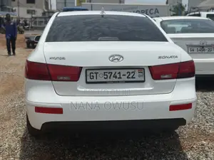 Hyundai Sonata GLS Sedan FWD (2.4L 4cyl 5A) 2010 White