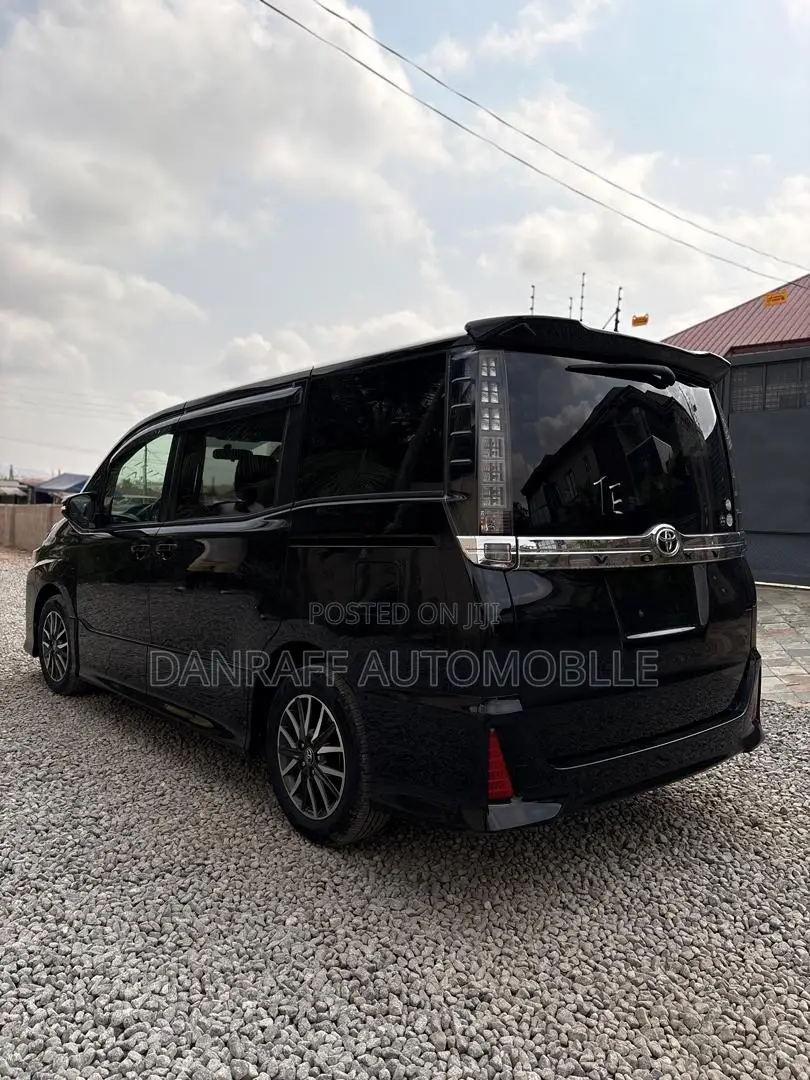 Toyota Voxy 2015 Black