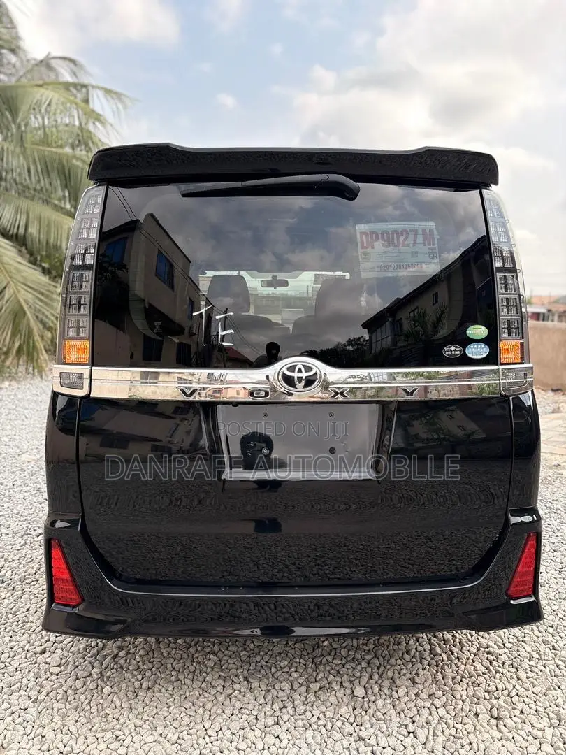 Toyota Voxy 2015 Black
