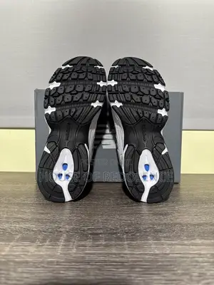New Balance 530 Sneakers in White/Black Colorway