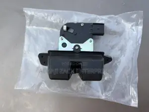 Hyundai Santafe 2015 Boot Lock