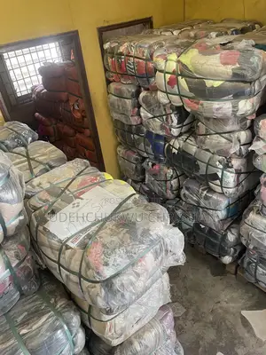 Uk (London) Secondhand Clothings in Bales