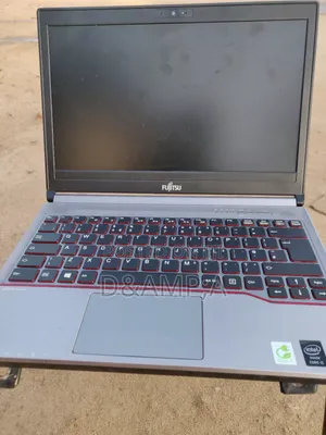 Laptop Fujitsu Lifebook E736 8GB Intel Core i5 HDD 500GB