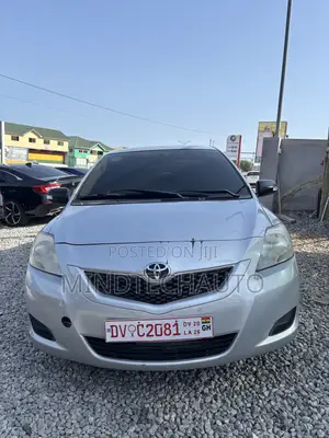 Toyota Belta 2010 Silver