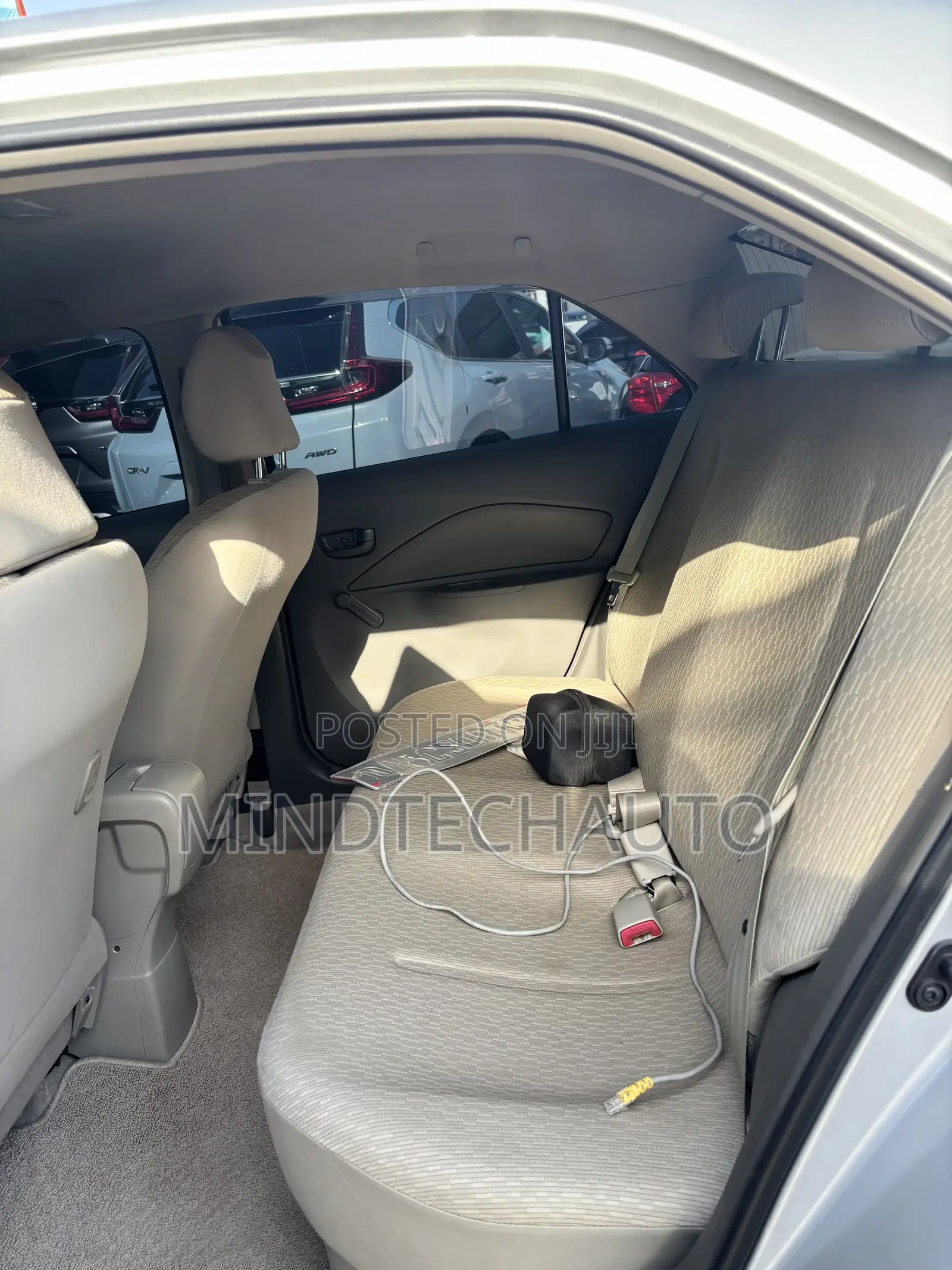Toyota Belta 2010 Silver