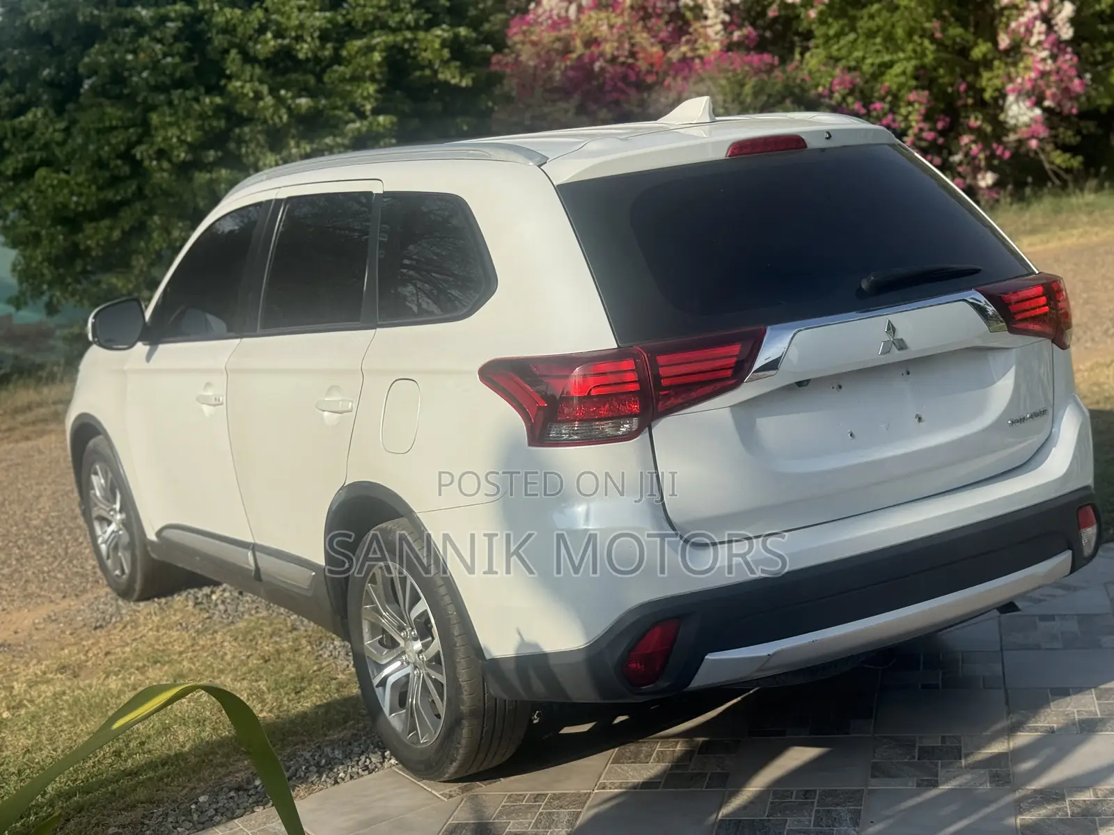 Mitsubishi Outlander SE AWC 2018 White