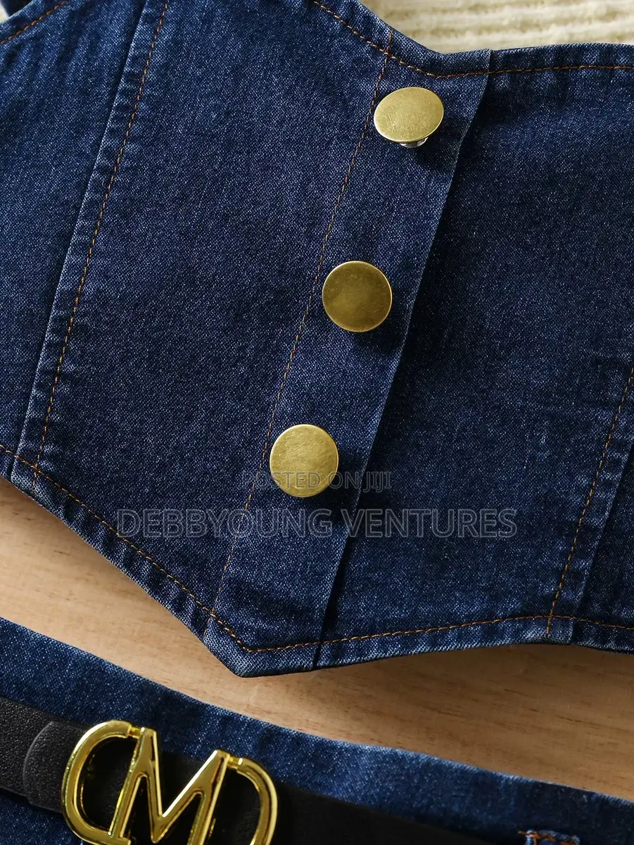 Summer Flutter Sleeve Decorative Button