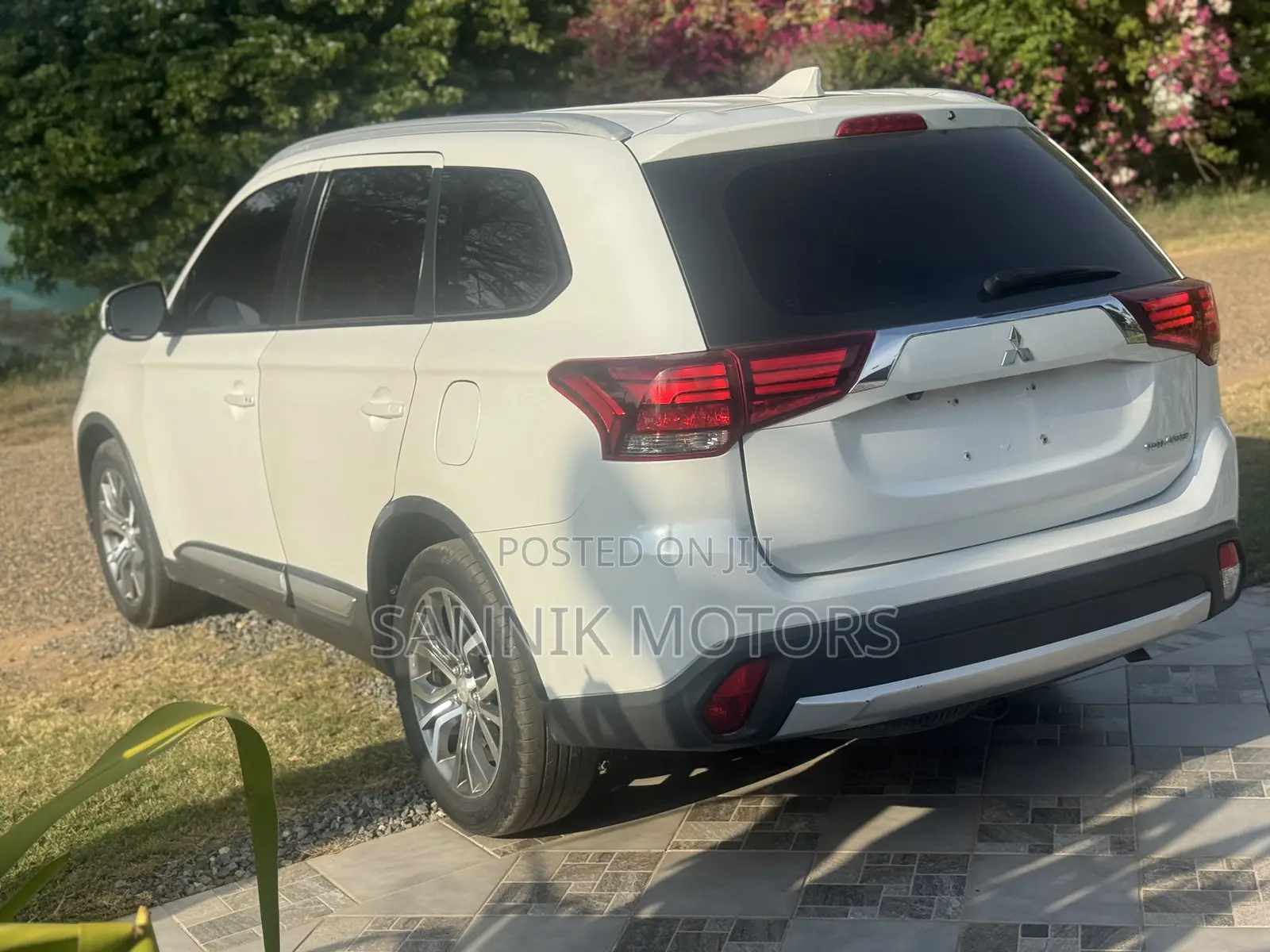 Mitsubishi Outlander SE AWC 2018 White
