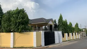 9bdrm House in East Legon for rent