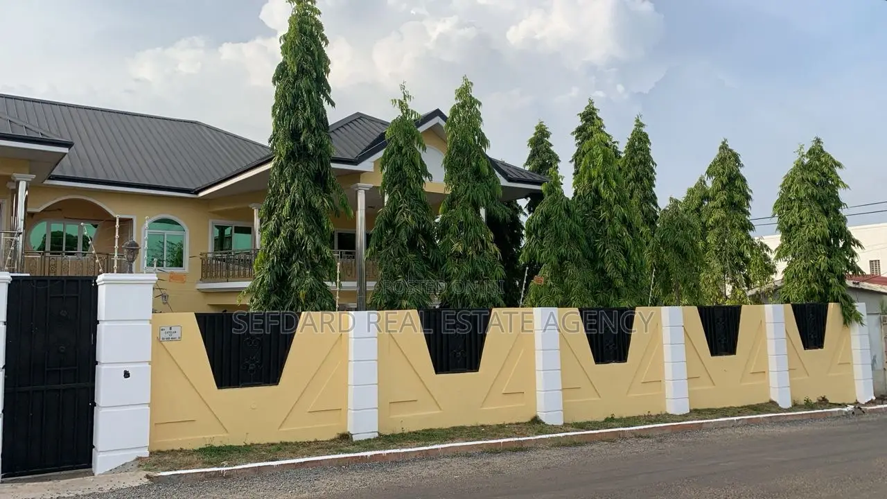9bdrm House in East Legon for rent