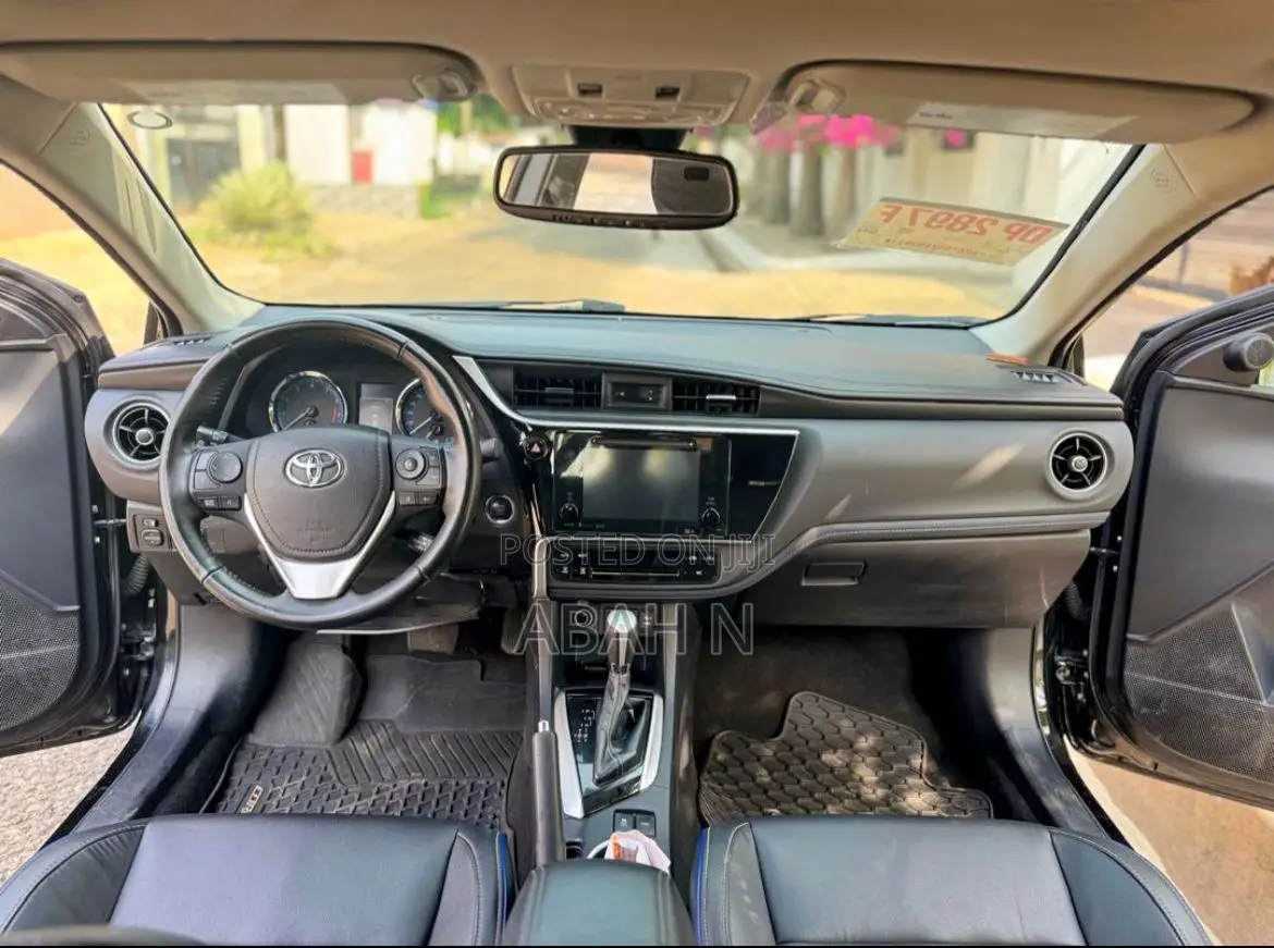 Toyota Corolla XSE (1.8L 4cyl 2A) 2018