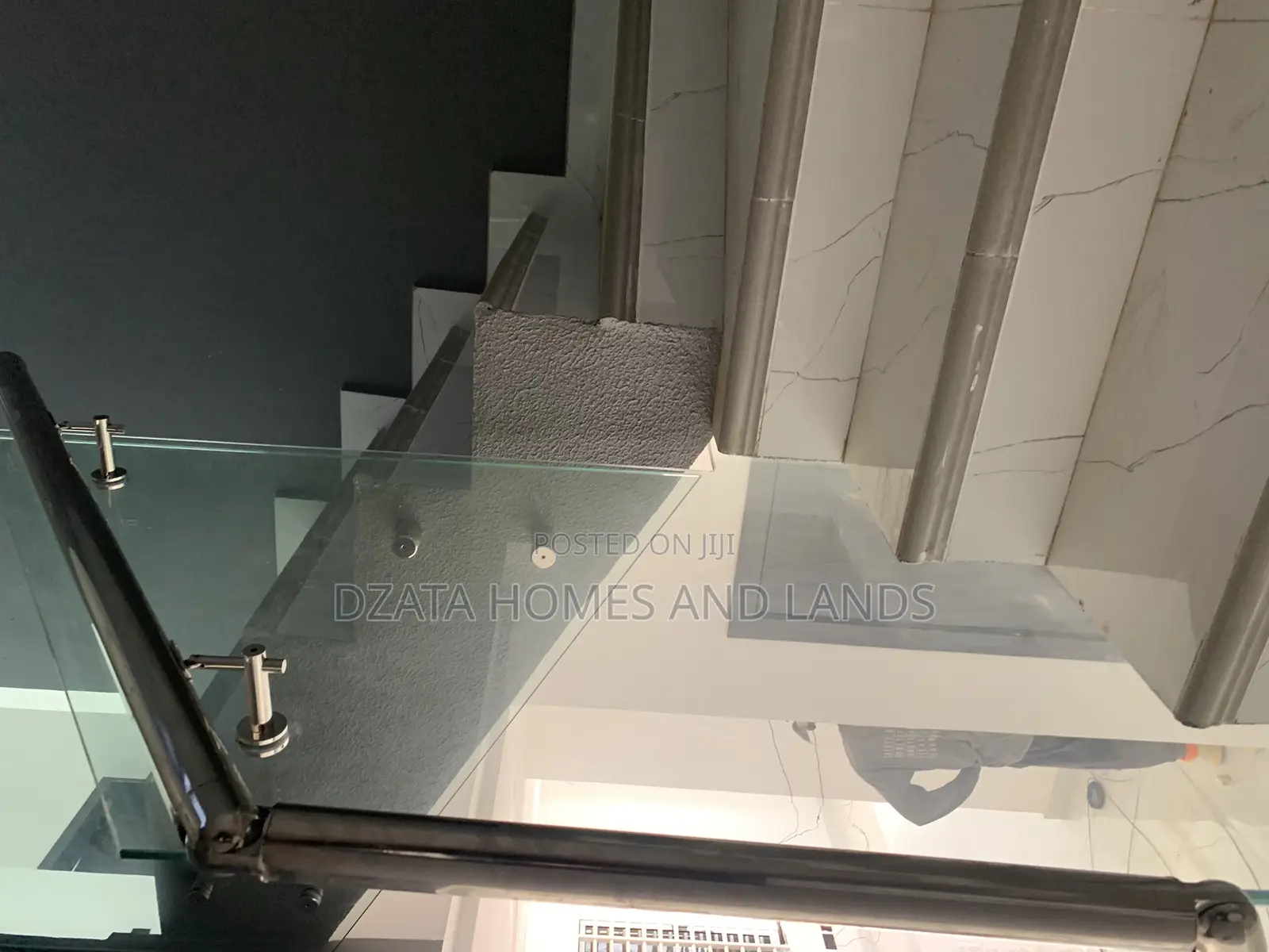 3bdrm Mansion in Batsonna, Spintex for sale