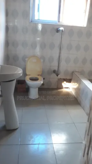 5bdrm House in Amasaman for sale