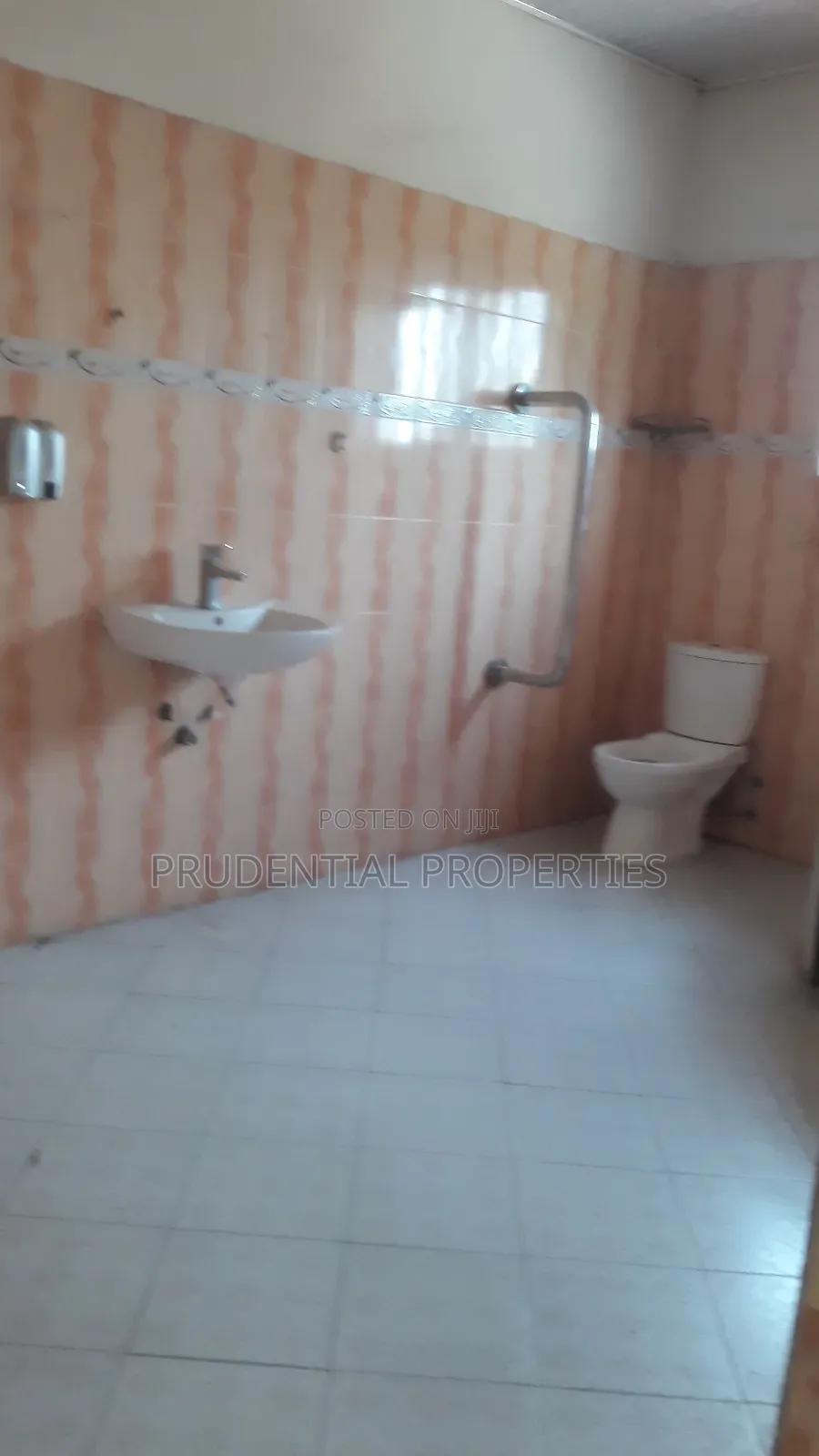 5bdrm House in Amasaman for sale