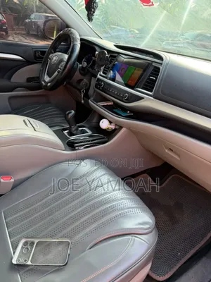 Toyota Highlander LE 2019 Black