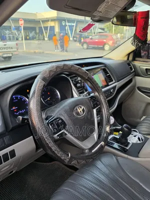 Toyota Highlander LE 2019 Black
