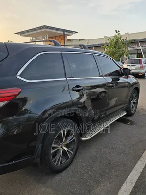 Toyota Highlander LE 2019 Black