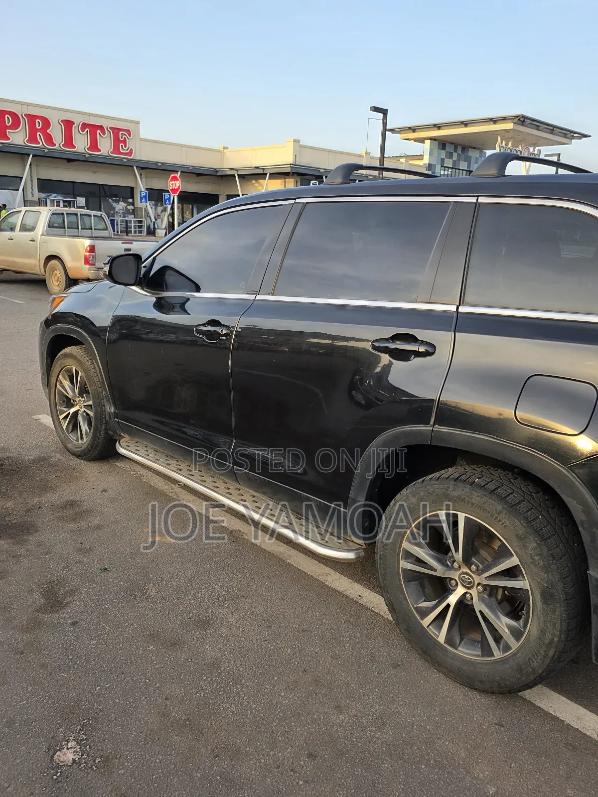 Toyota Highlander LE 2019 Black