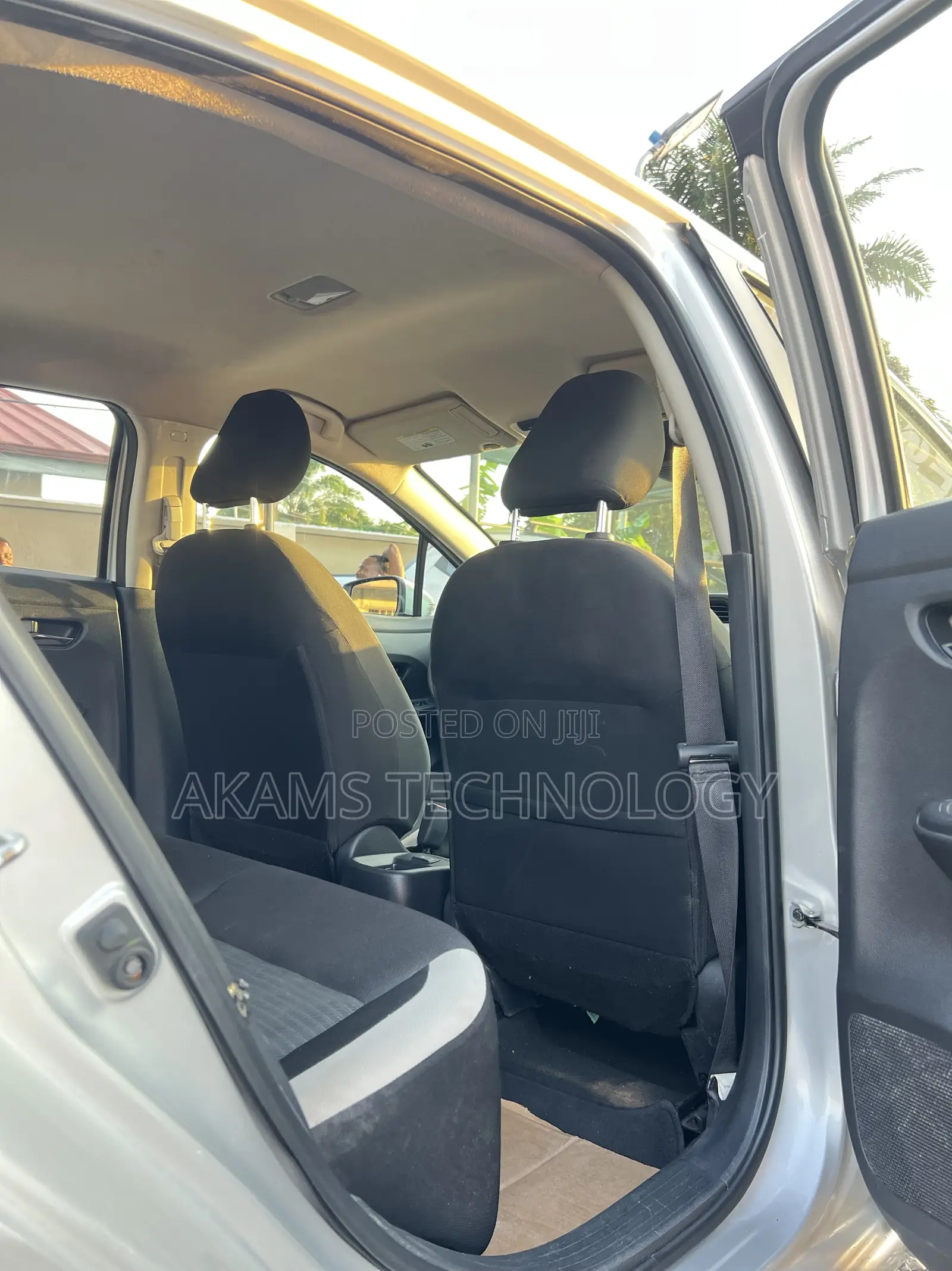 Nissan Versa 1.6 SV 2020 Silver