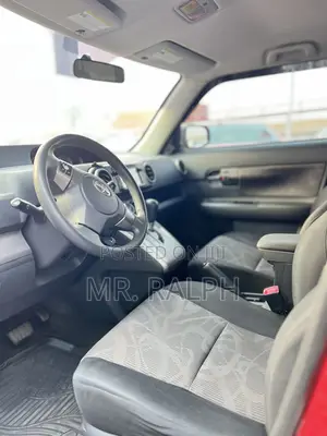 Scion xB Base 2015 Red