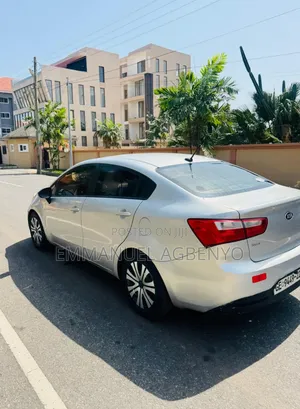 Kia Rio SX 4dr Sedan (1.6L 4cyl 6A) 2013 Silver