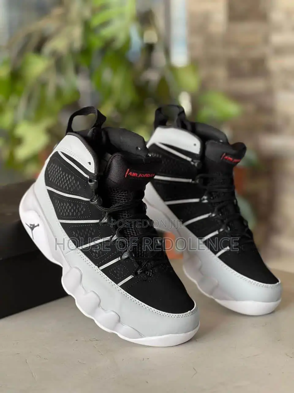Air Jordan 9 Retro Particle Grey Sneakers