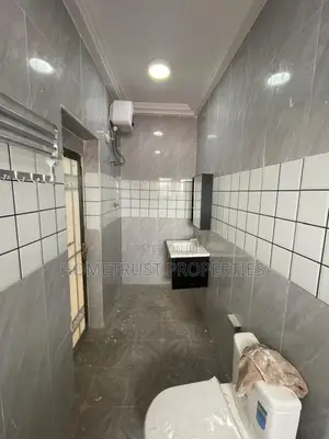 2bdrm Apartment in Kwabenya Franco, Police Station for rent