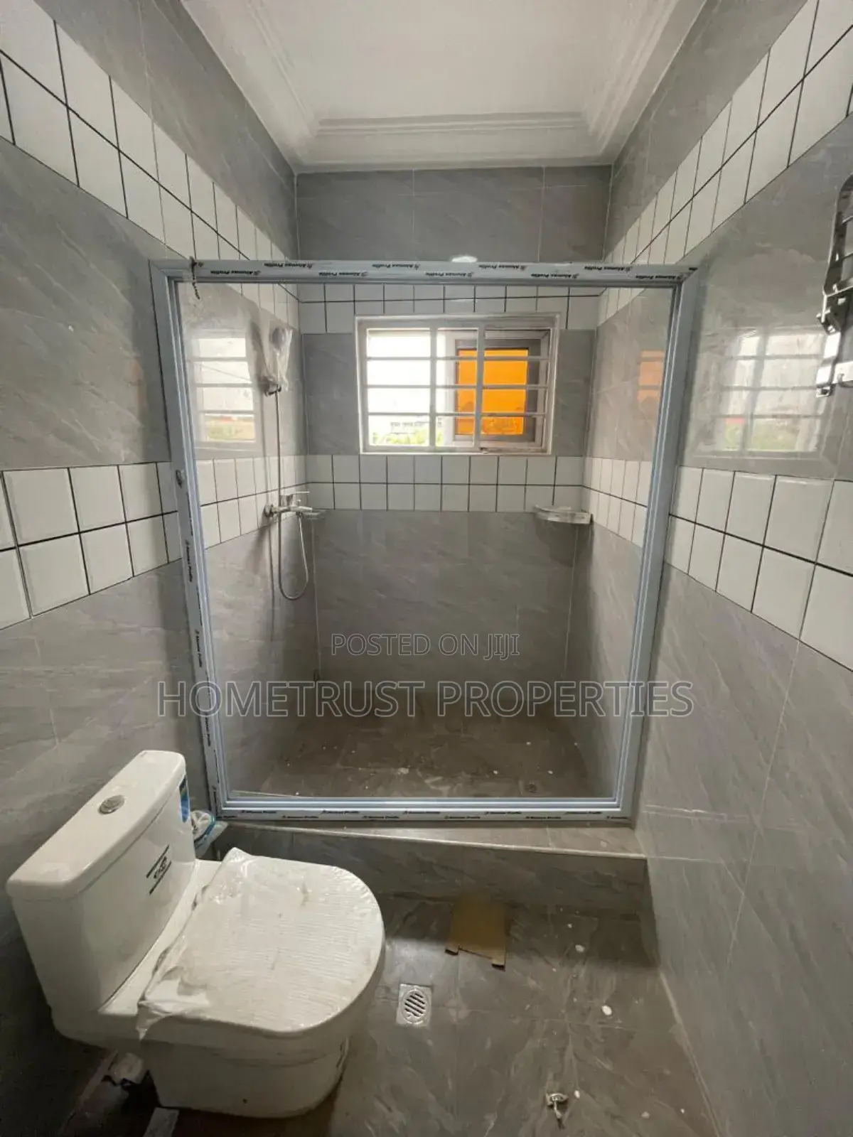 2bdrm Apartment in Kwabenya Franco, Police Station for rent