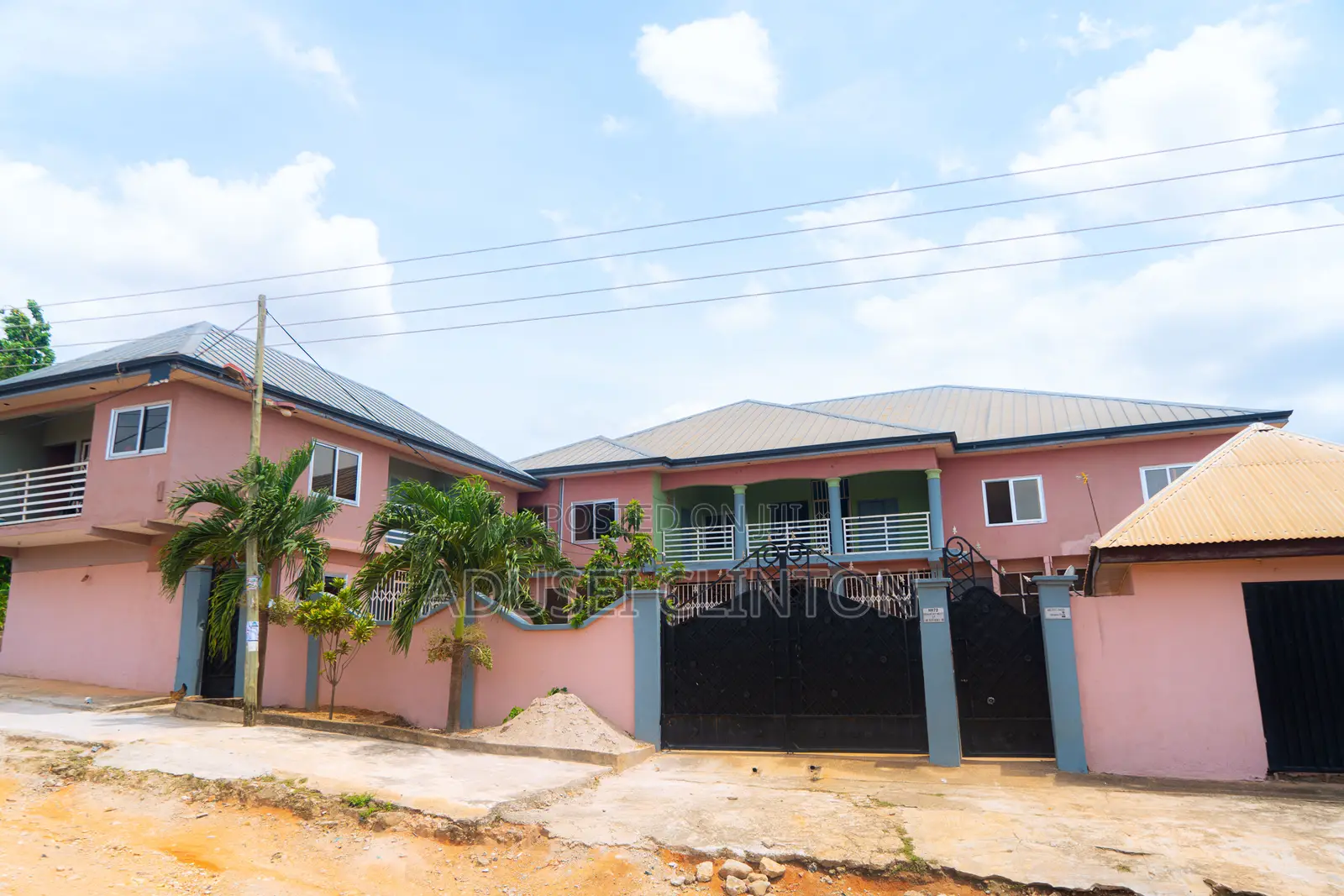 20bdrm House in Kwadaso I.P.T, Kumasi Metropolitan for sale