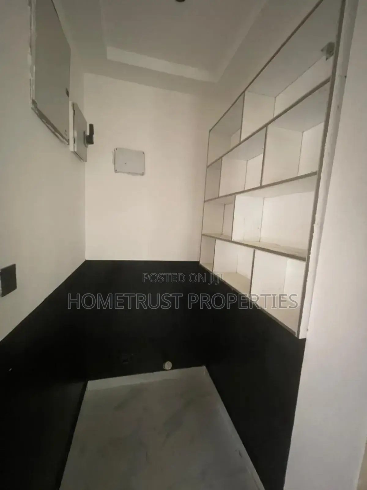 4bdrm Apartment in Taifa Mr. Agyei Area, Police Station for rent