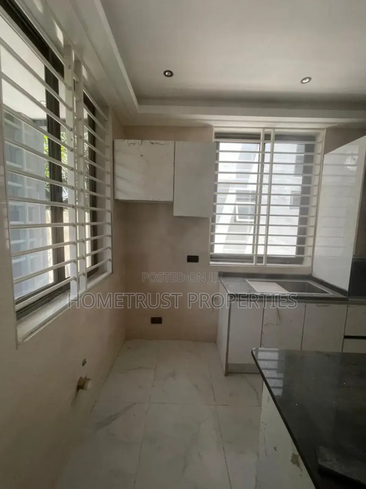 4bdrm Apartment in Taifa Mr. Agyei Area, Police Station for rent