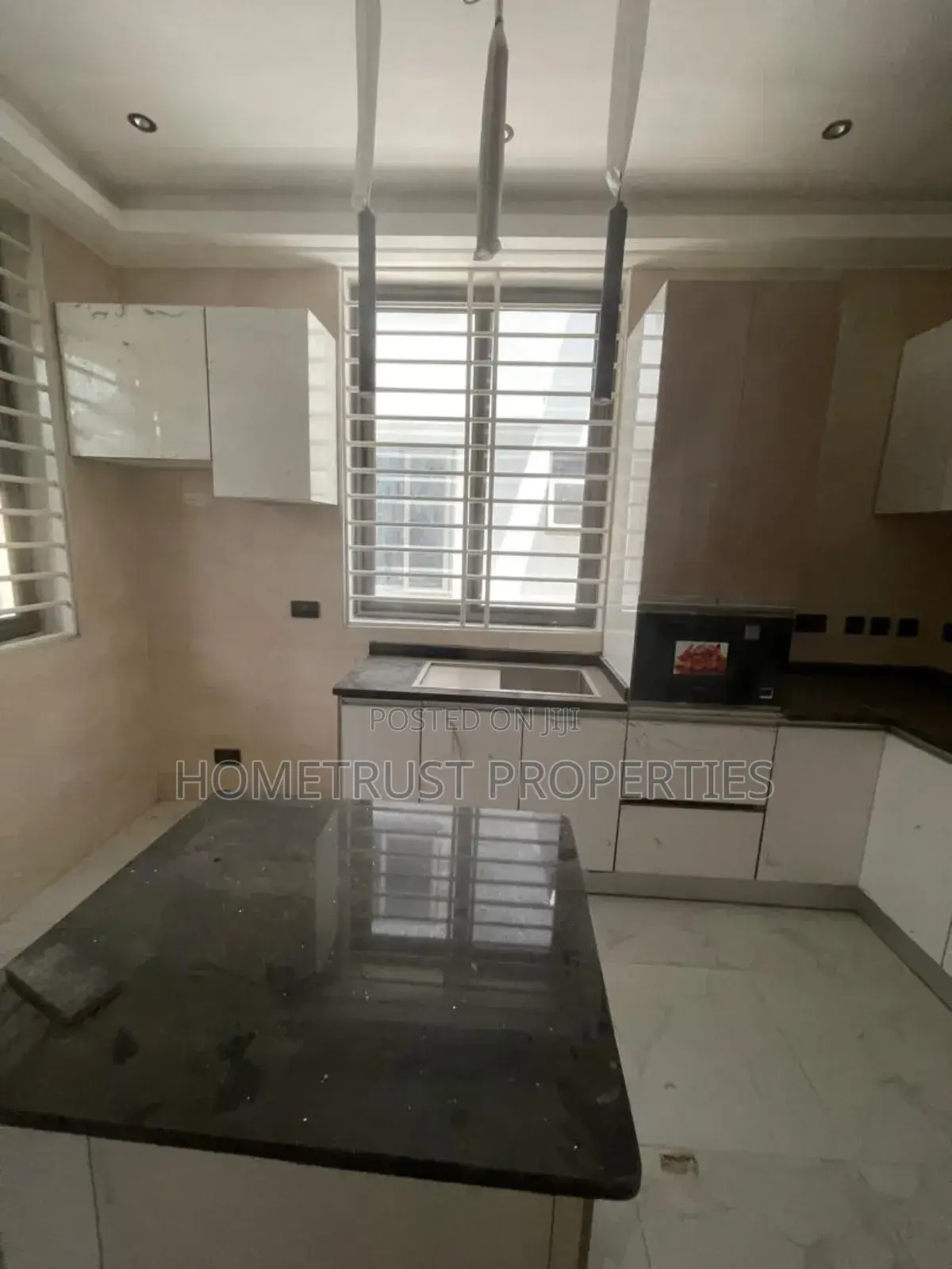 4bdrm Apartment in Taifa Mr. Agyei Area, Police Station for rent